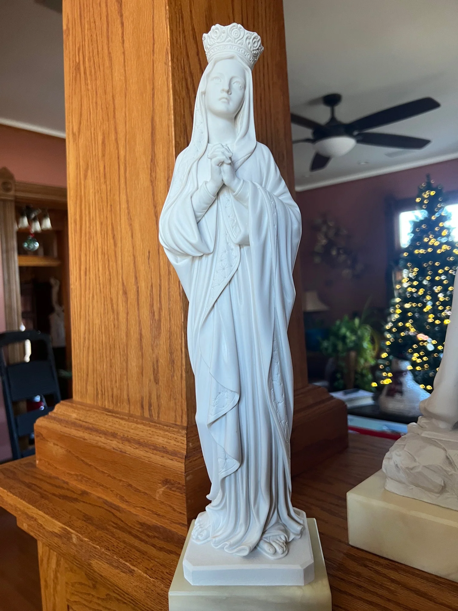 Virgin Mary Queen of Heaven Bonded Alabaster Statue 17.5" - Image 2