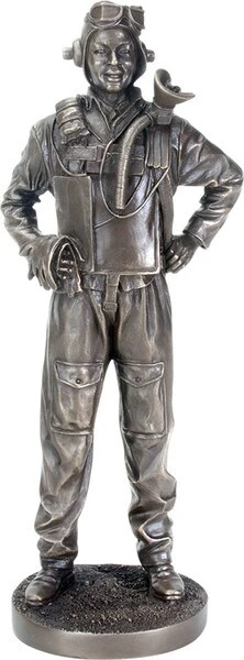 Airman World War II Soldier Sculpture - Image 2