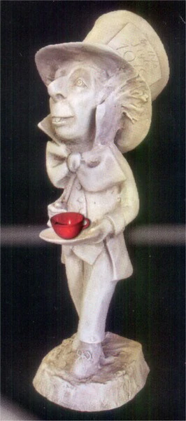 Alice In Wonderland Mini Mad Hatter Statue - Image 3