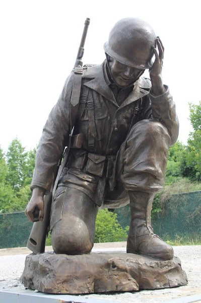 Fallen Soldier War Memorial Life-Size Sculpture Kneeing 48" High - Image 8