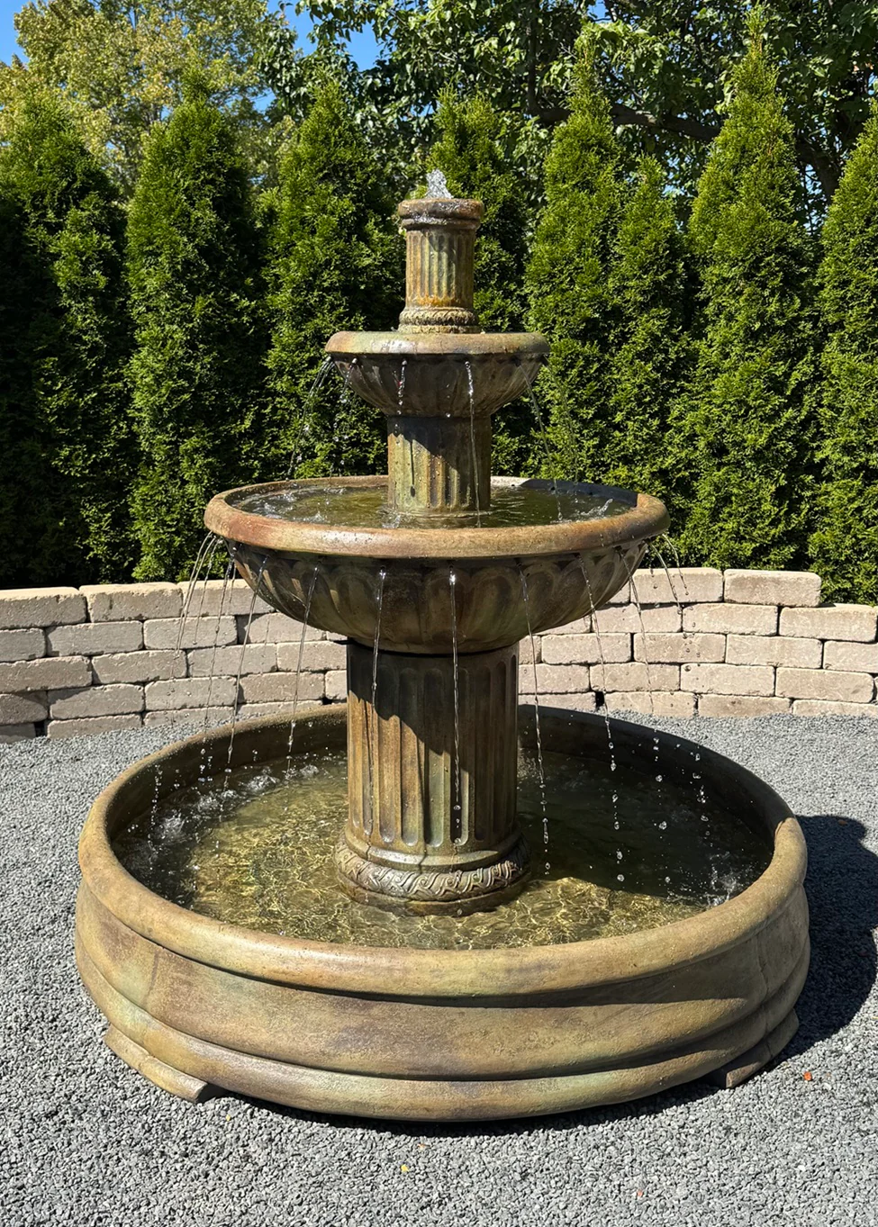 Fluted Fountain in Grand Pool – 54" High