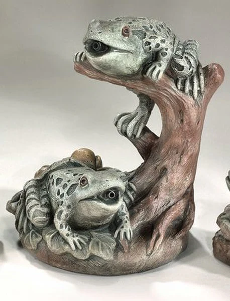 Garden Frogs Plumped Water Feature