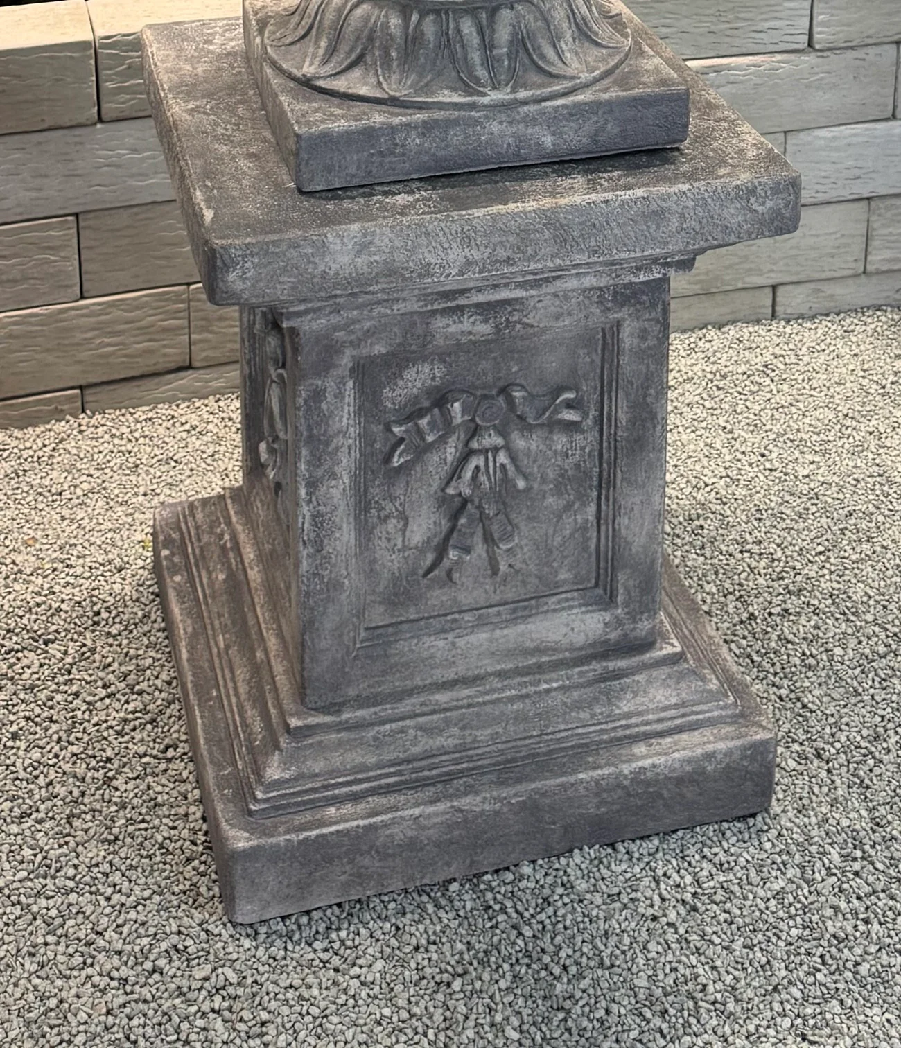 Grande Square Estate Garden Pedestal Column 30" High - Image 2